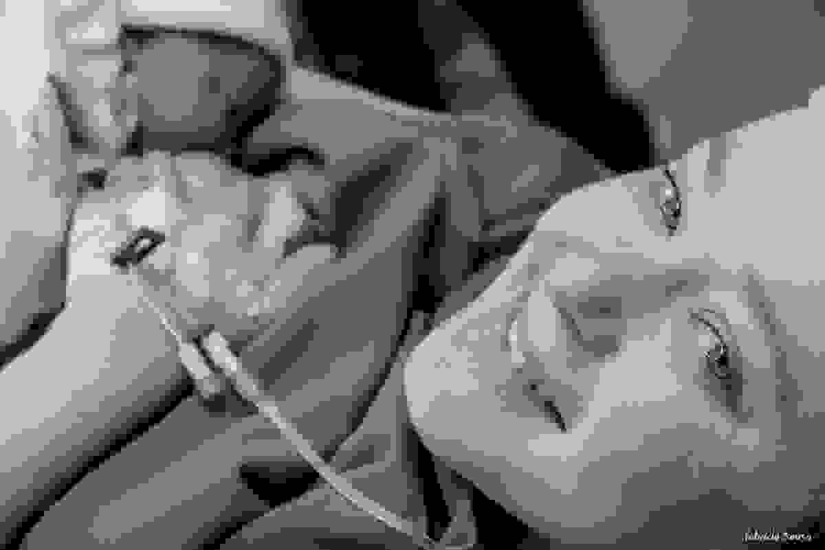 a primeira mamada com colostro logo após o parto na maternidade Saúde da Criança