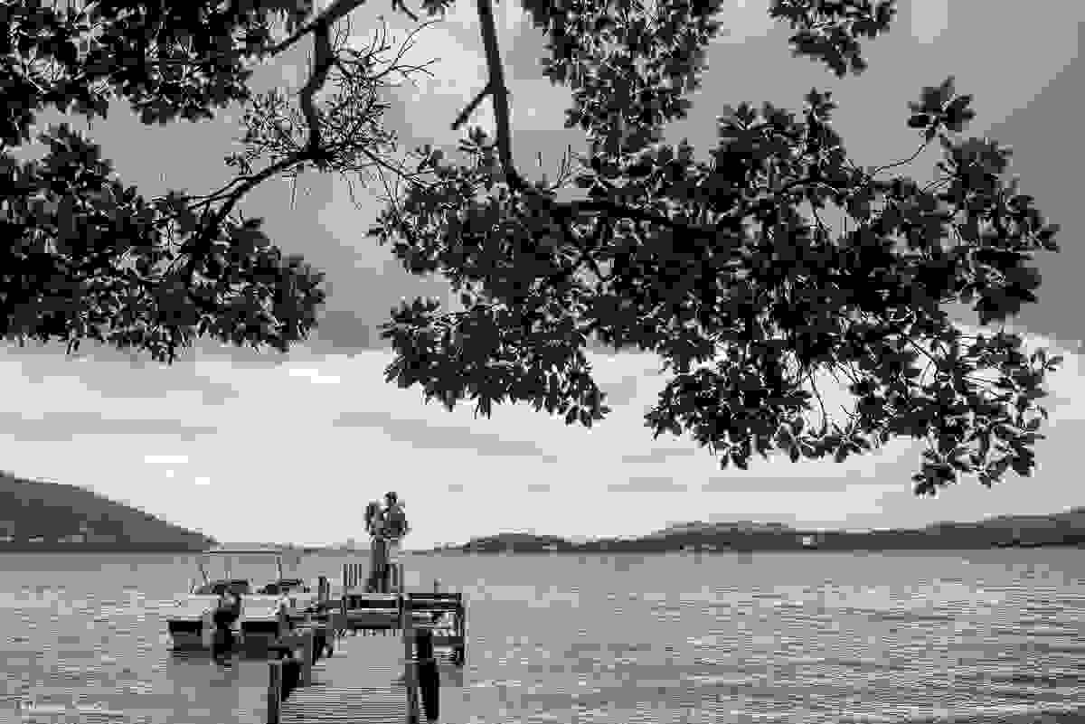 beijo no trapiche na beira da lagoa da conceição