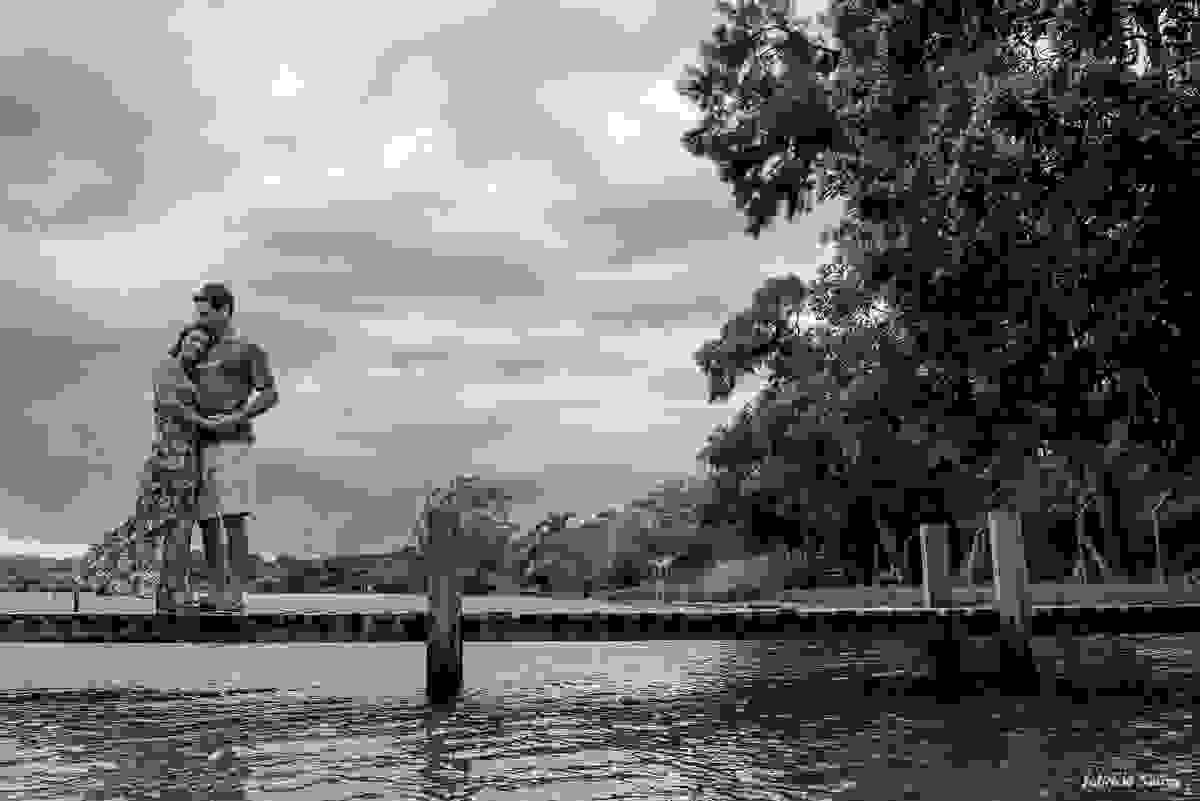 chamego no canto da lagoa em cima do trapiche na residencia