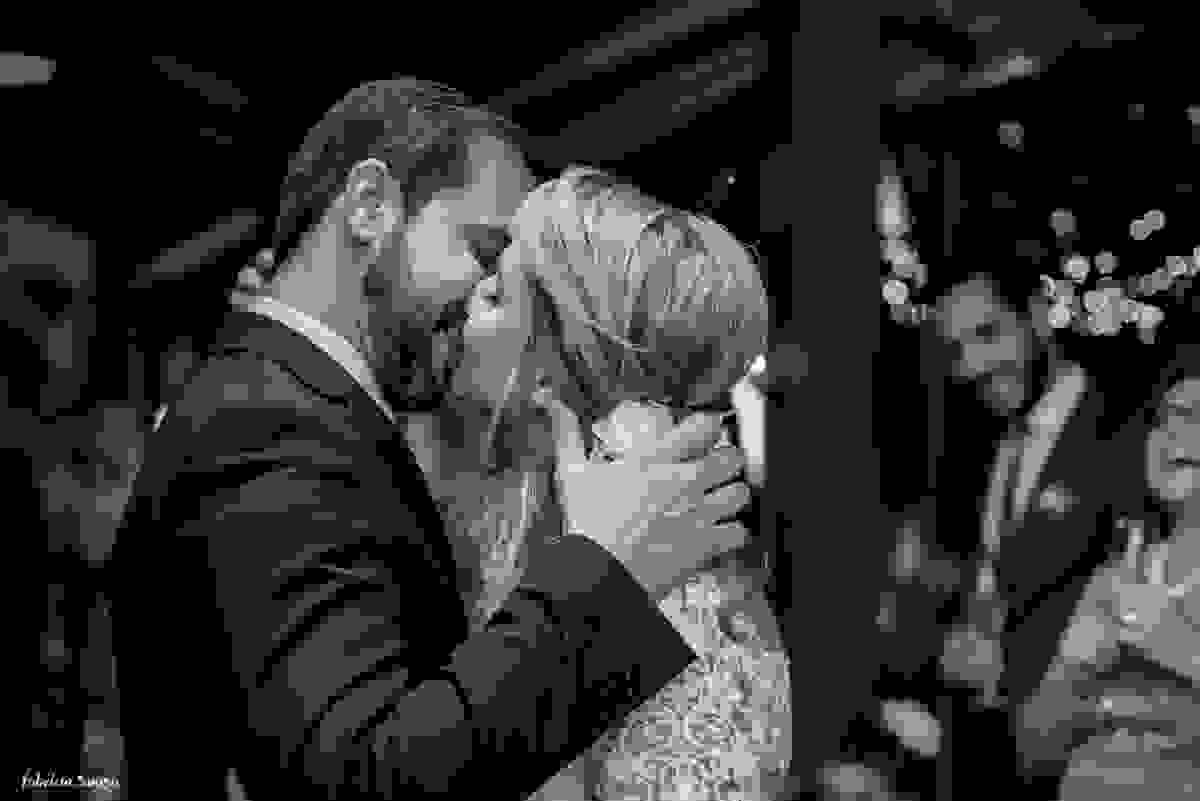 o primeiro beijo de casados - mini-wedding na praia de Santo Anotnio de Lisboa - Floripa - Bistro Bettina Bub