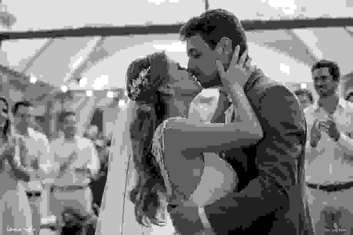 beijo de casados em Florianópolis - casamento de dia