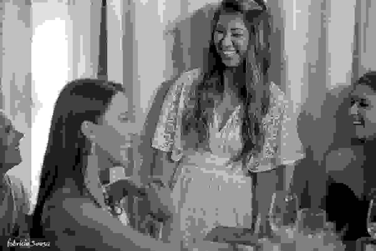 noiva conversando com as amigas