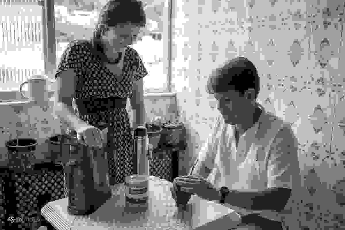 preparando o chimarrão em casa