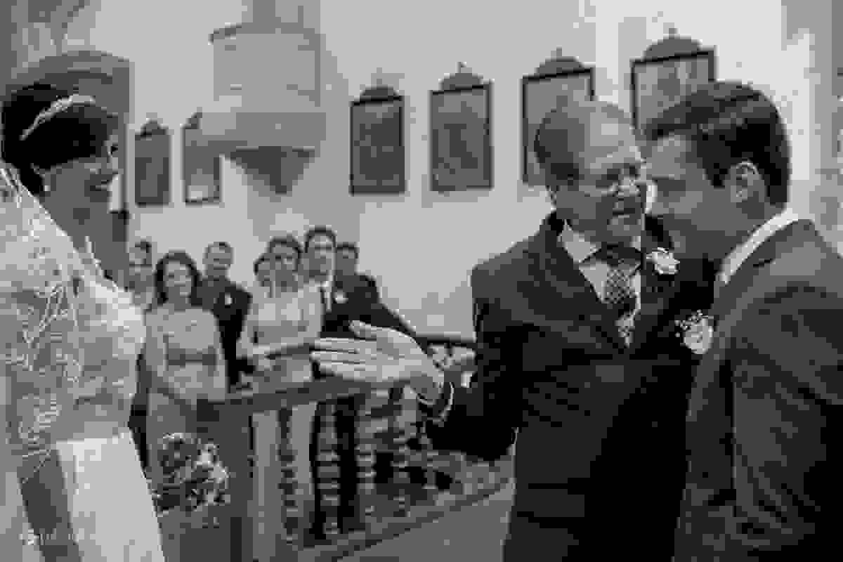pai entrega a filha ao noivo