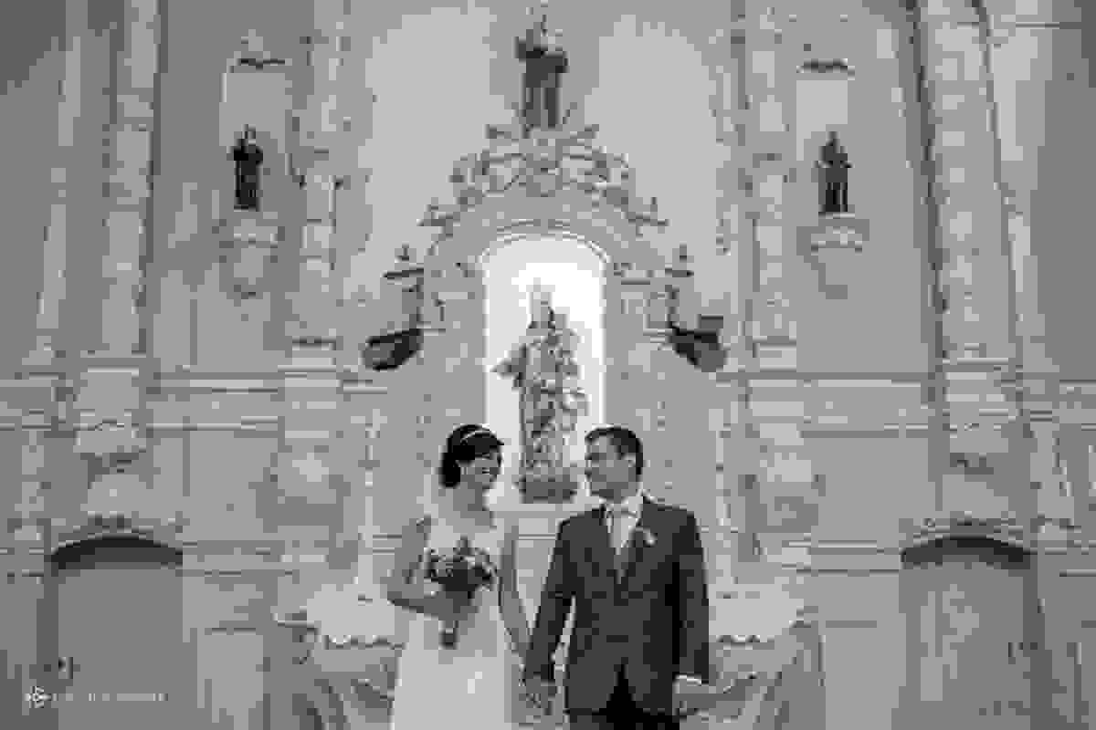 retrato do casal no altar