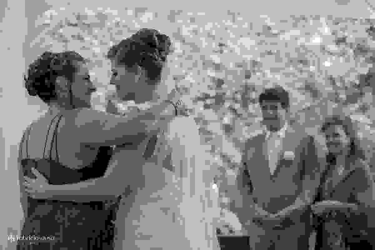 mãe da noiva e mãe do noivo se despedem