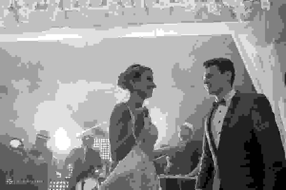 casal dançando samba