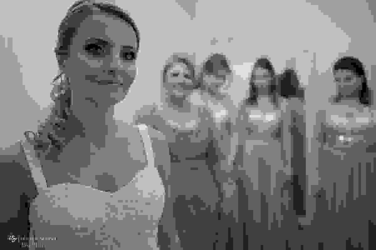 retrato da noiva e madrinhas no making of