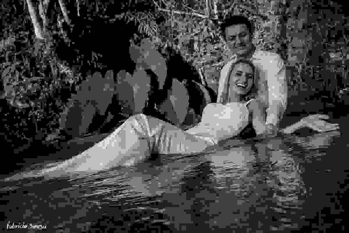 banho de rio no ensaio pós-casamento Helen e Jander - São João Batista/SC - trash the dress
