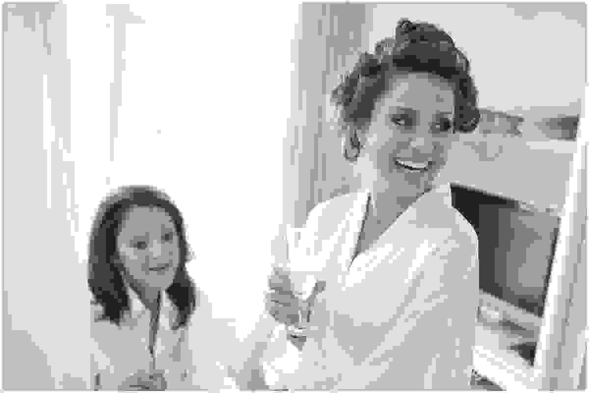 noiva tomando champagne