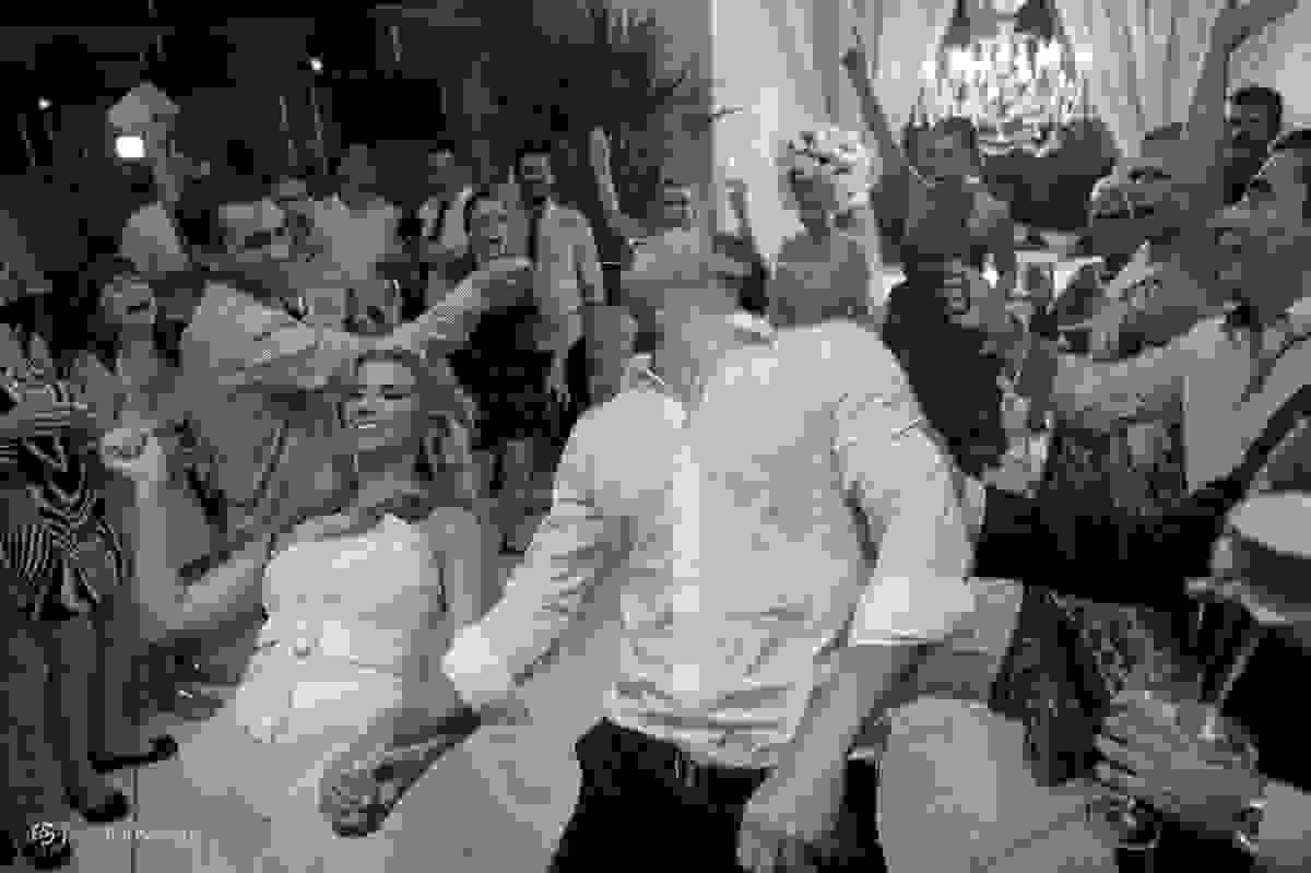 Noivos também entram na dança