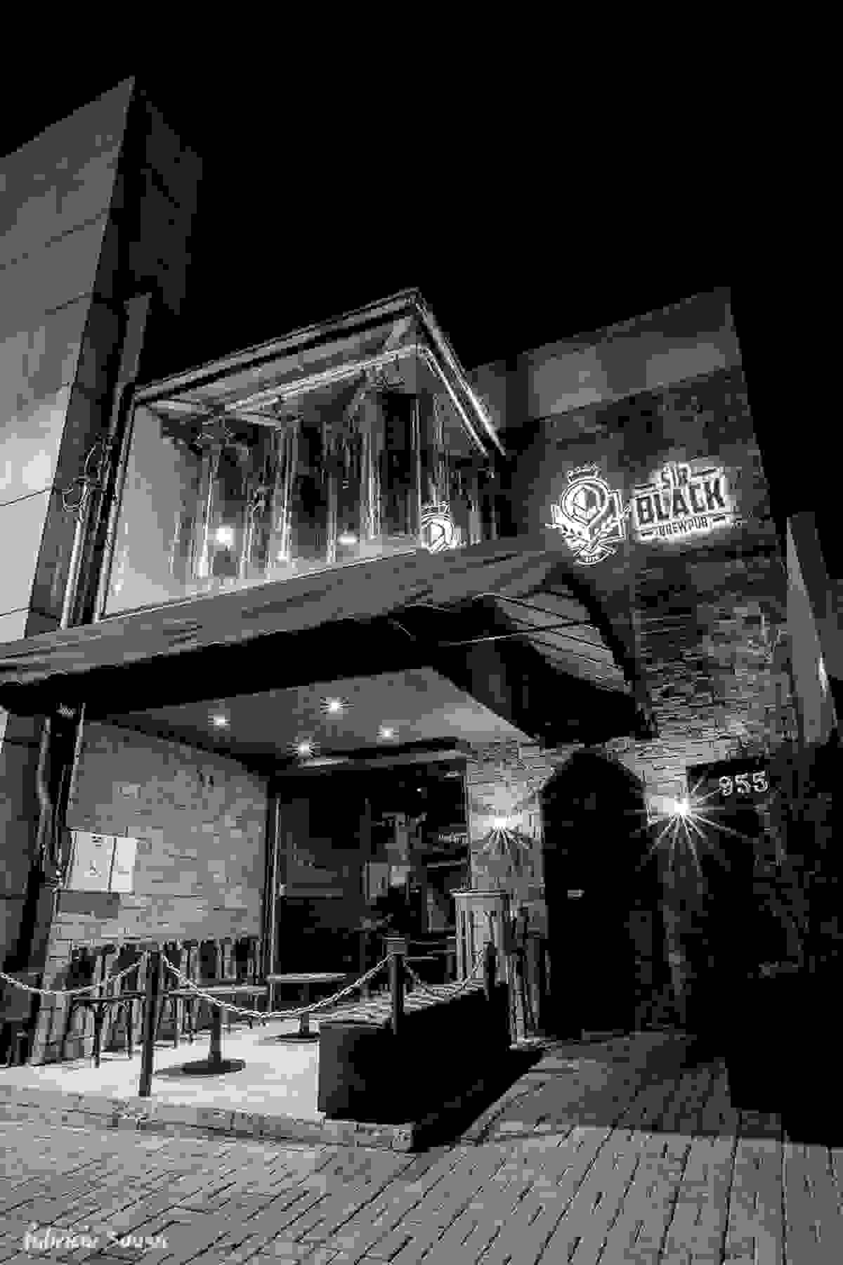 fachada do pub na avenida almirante wandenkolk, 955